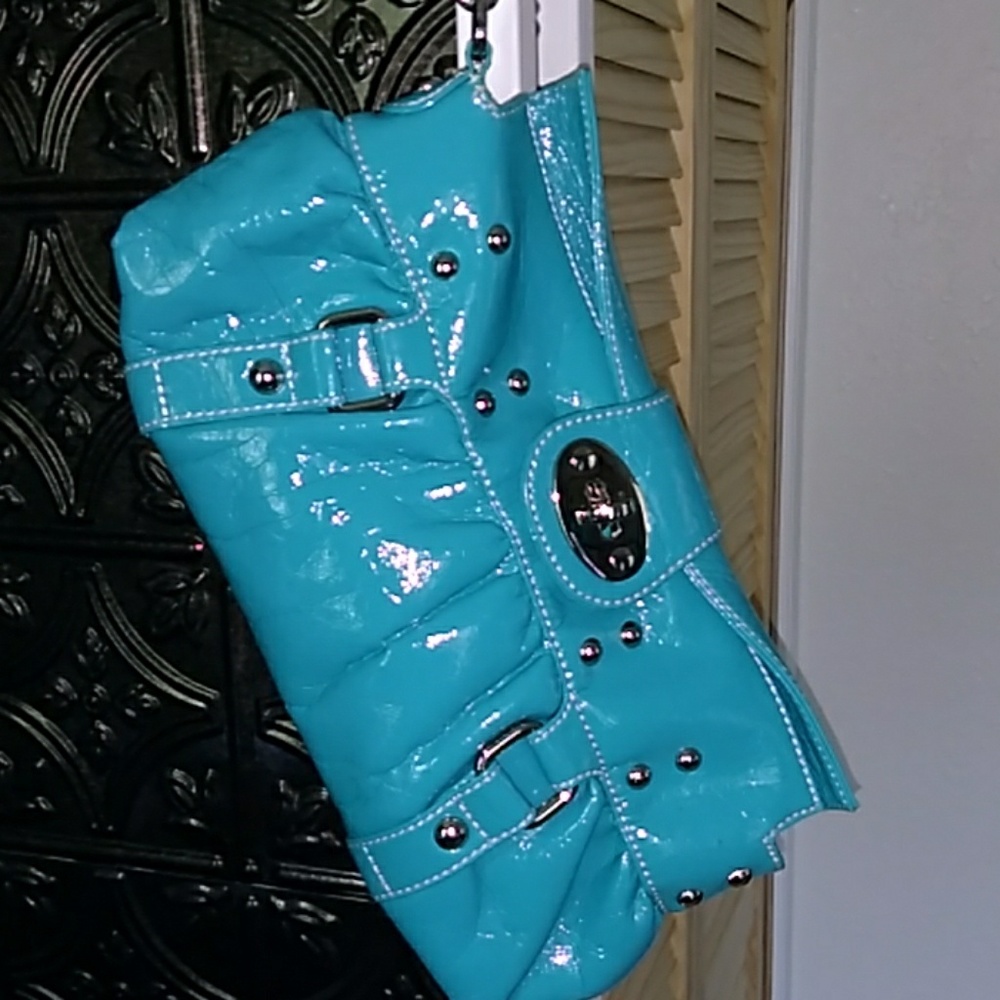 Jessica Simpson wristlet